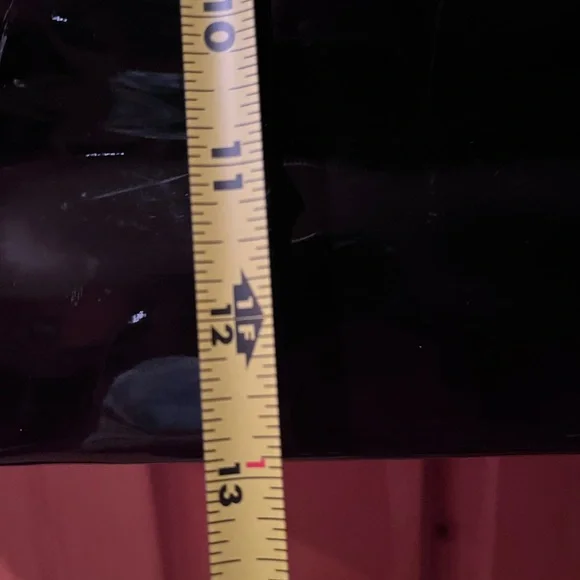 Elizabeth Arden large red and black patent tote bag - Picture 5 of 8